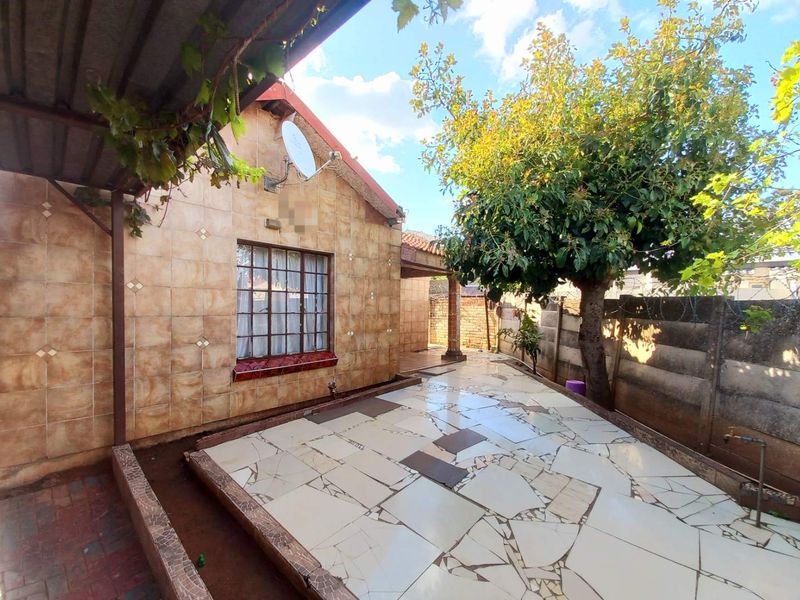 Three bedrooms house for sale - Photo 4