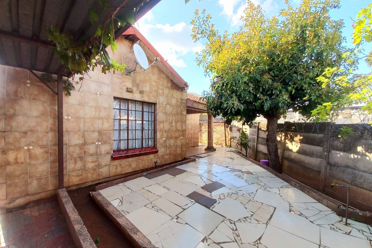 Three bedrooms house for sale - Photo 4