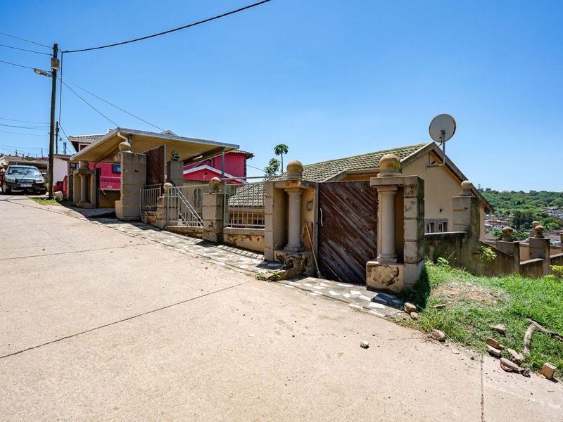 Beautiful 3-Bedroom Family Home for Sale - Photo 2