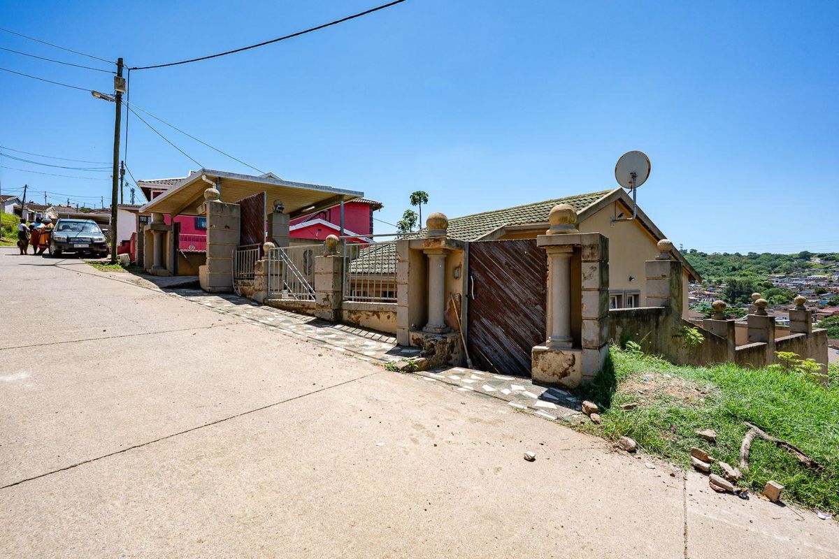 Beautiful 3-Bedroom Family Home for Sale - Photo 2