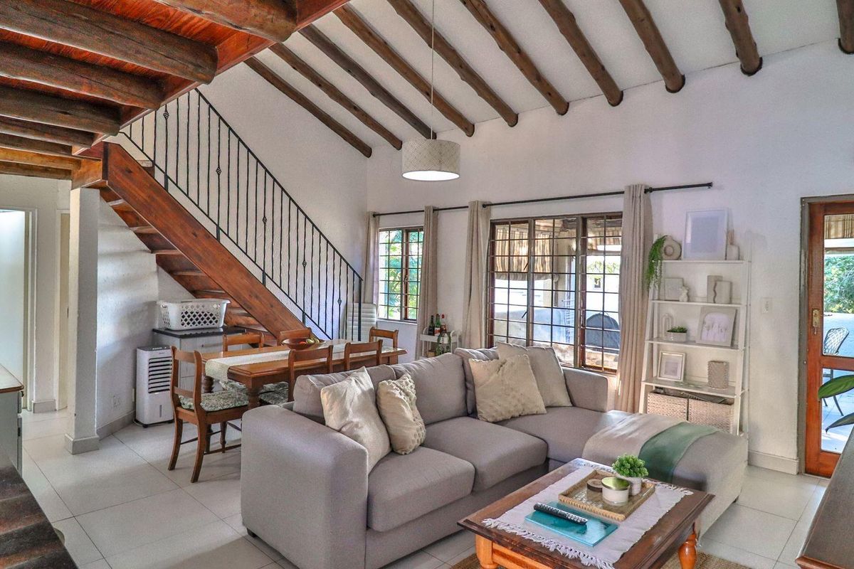 Two bedroom loft apartment in Bryanston - Photo 4