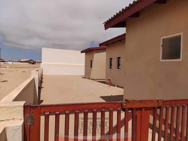 House For Sale in Henties Bay Central - Photo 4