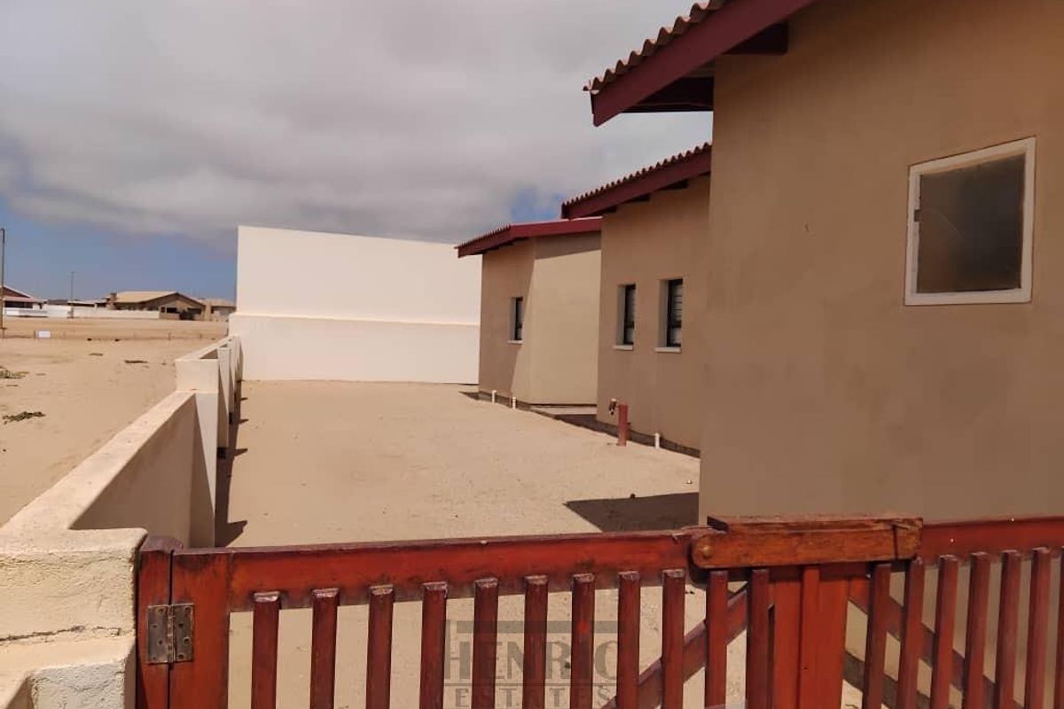 House For Sale in Henties Bay Central - Photo 4