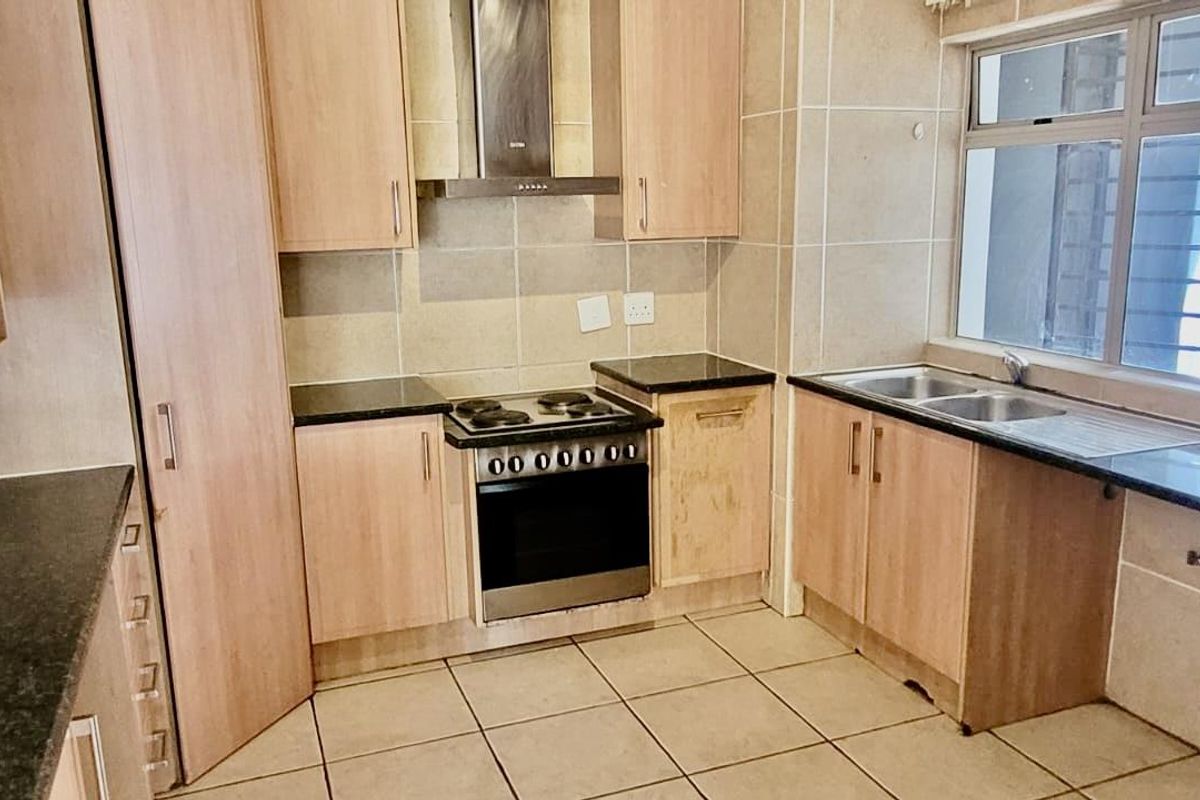 3 BED 2 BATH UNFURNISHED GARDEN TOWNHOUSE MORNINGSIDE - Photo 5