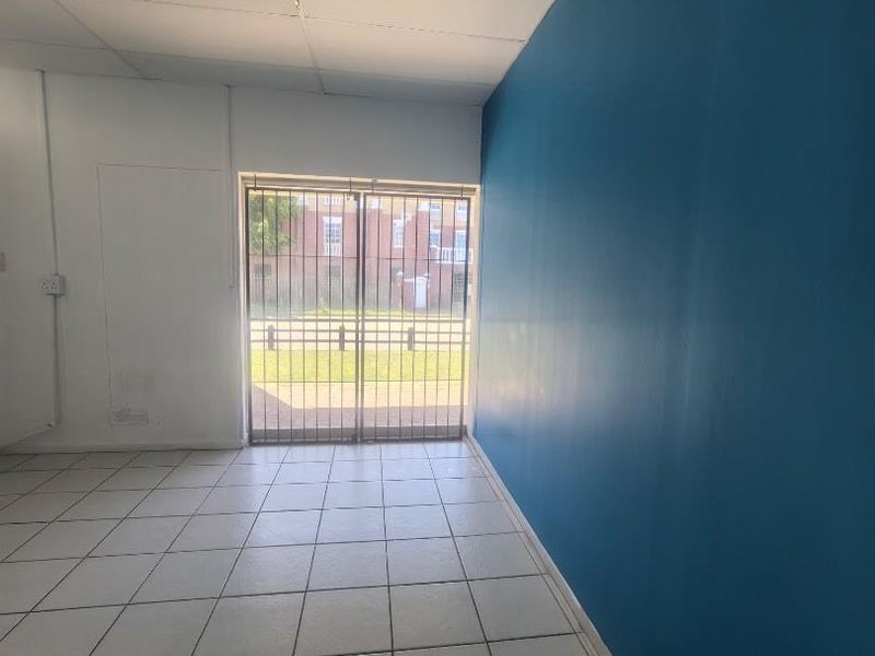 Retail Shop to let - Photo 7