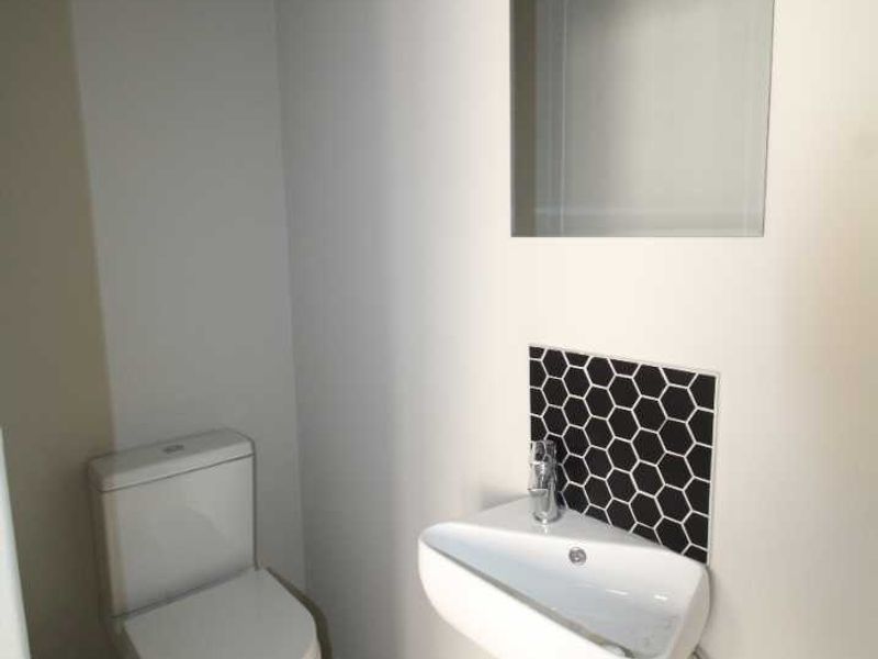 Brand new townhouse to let in complex - Photo 9