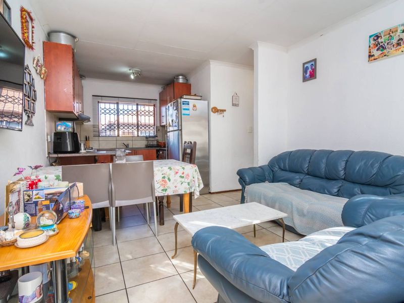 Don't miss this opportunity to own this well kept Townhouse - Photo 9