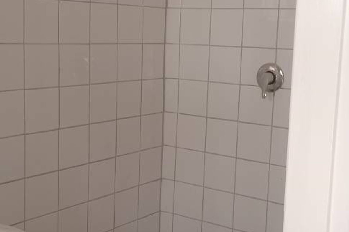 Charming Bachelor Apartments - Photo 5