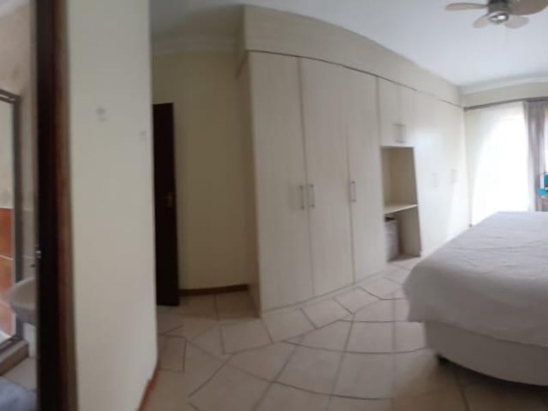 3 bedrooms house for sale in Heatherview Ext 27, Pretoria North - Photo 6