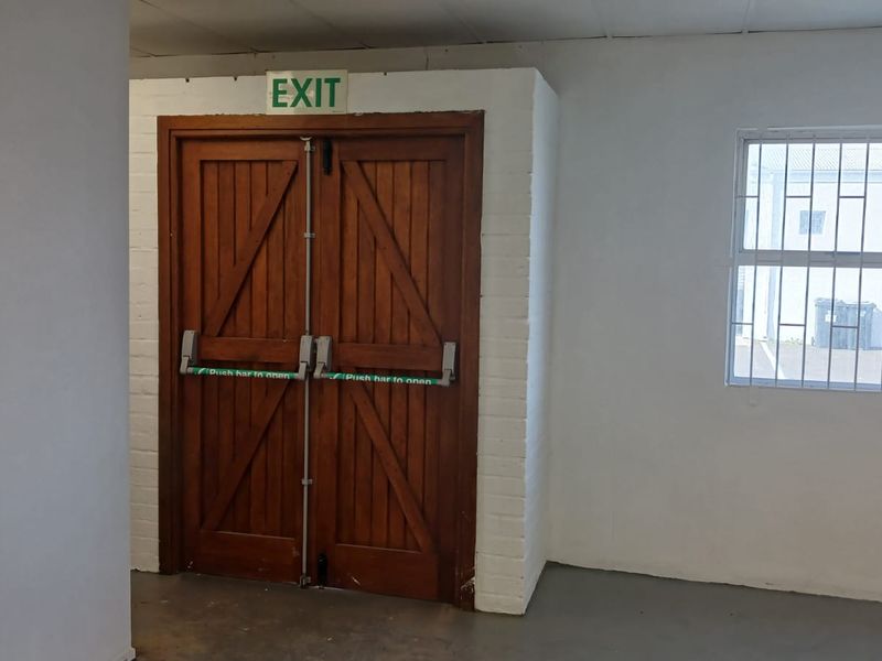 To Let | Versatile Commercial Unit | Kirstenhof - Photo 10