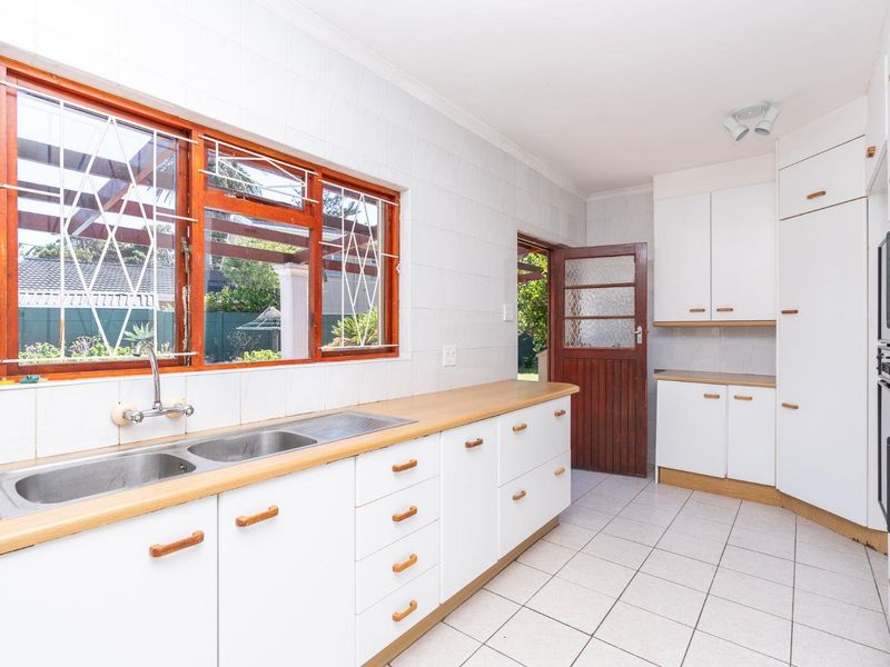 OPPORTUNITY KNOCKS IN PRIME LOCATION - Photo 9