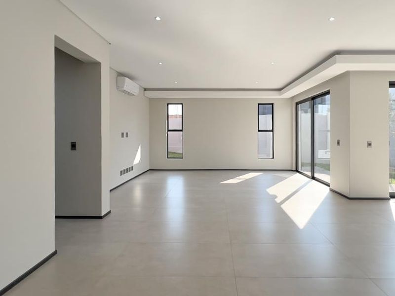 Designed Around Family. Built for Entertaining. - Photo 9