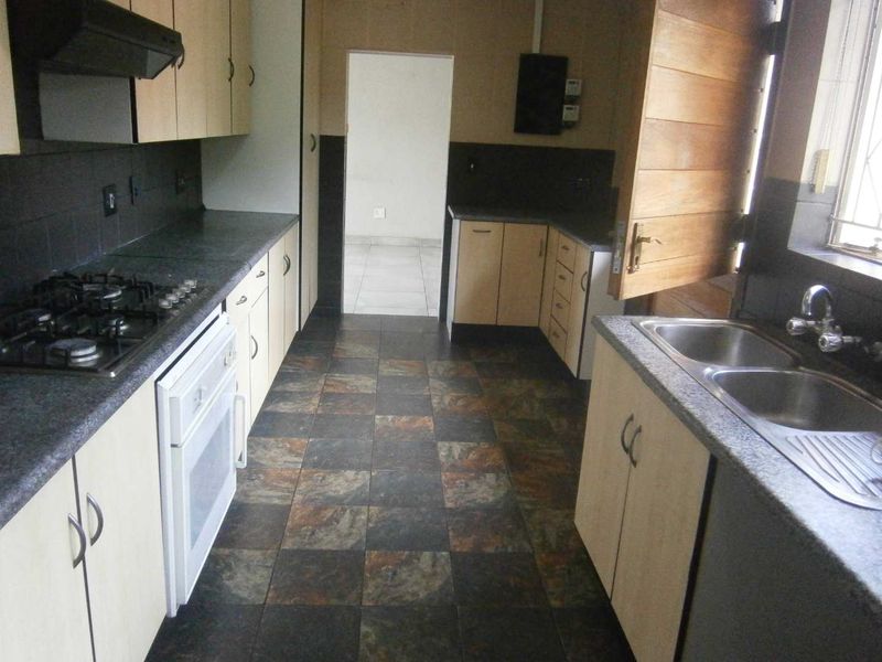 House to Rent in Brackendowns - Photo 10