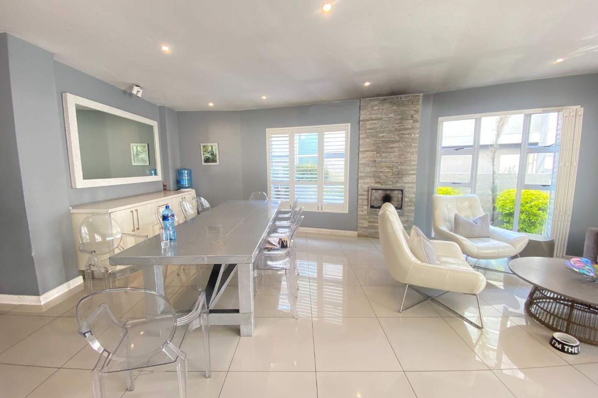 Exclusive Full Title Cluster Living in the Heart of Sandown - Photo 2