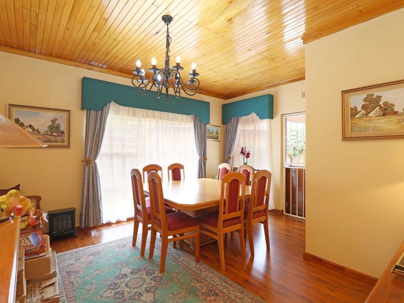 Well Maintained 3 Bedroom with pool and lapa (Offers Welcome) - Photo 10