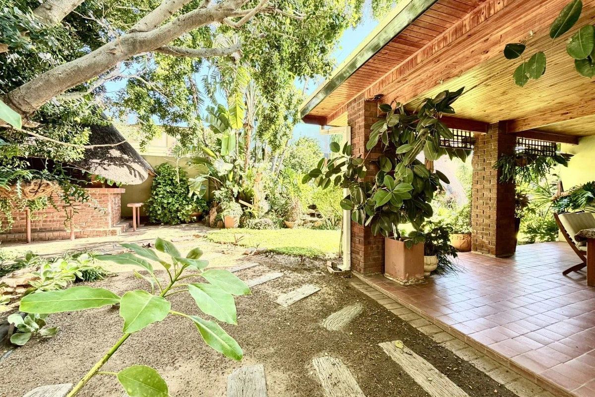 House For Sale in Windhoek West - Photo 4