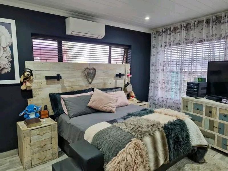 Modern Coastal Family Home with Solar, Indoor Braai Room and Practical Everyday Comfort in Tergniet - Photo 6