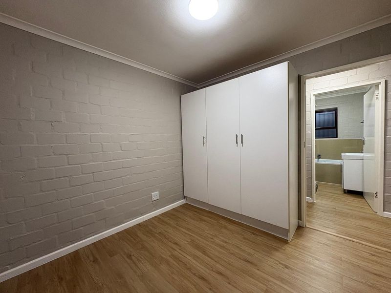 3 Bedroom House To Let in Sanddrift - Photo 8
