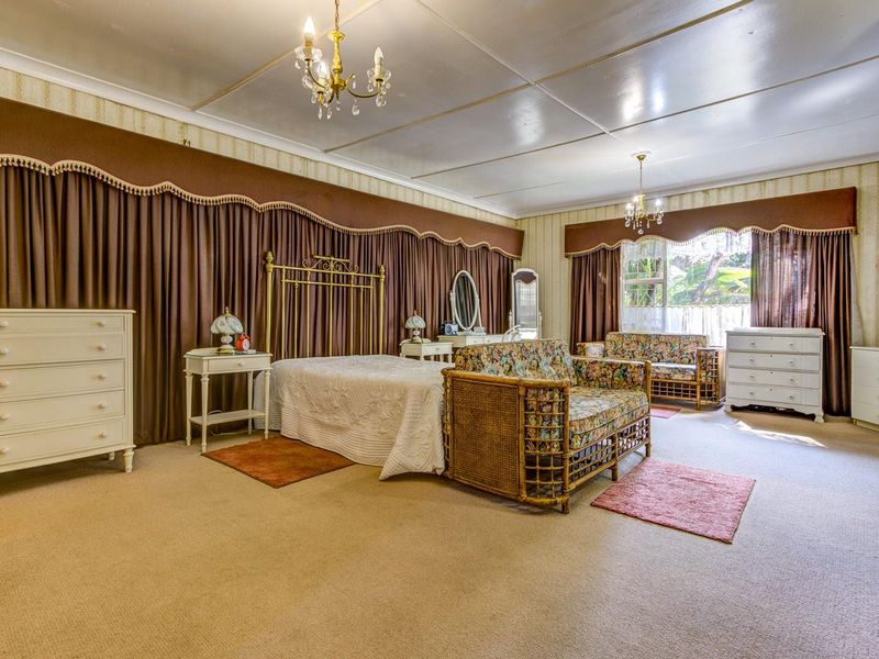 THREE HOMES ON 3548m2 - FAMILY HOMESTEAD OR INVESTMENT FOR RENTAL INCOME! - Photo 9