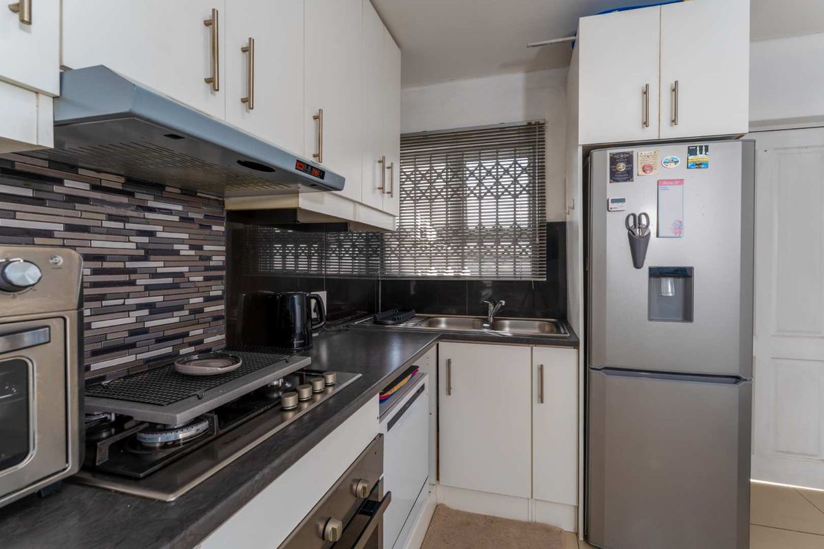 2 Bedroom Apartment available - Photo 3