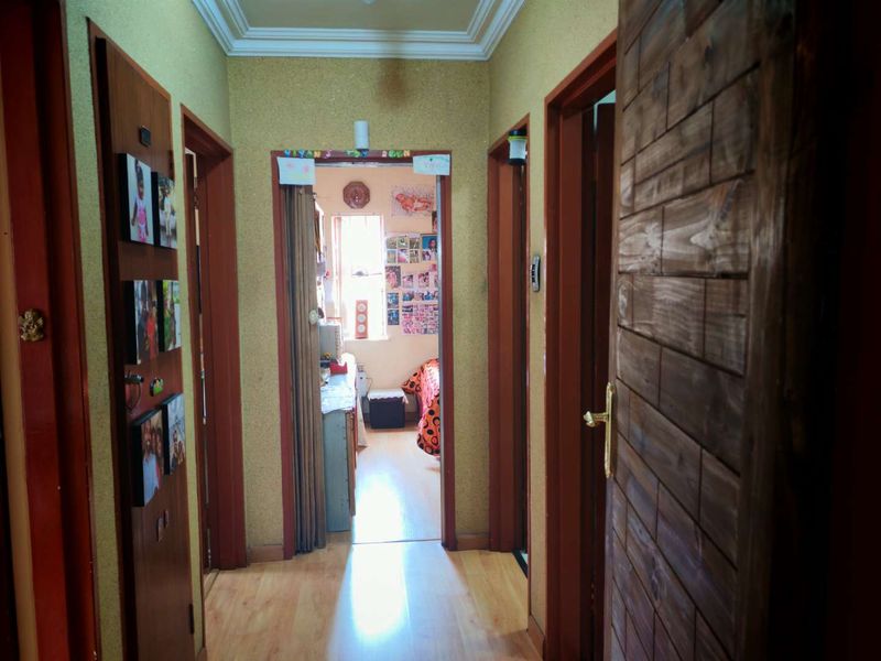 Discover Your Dream Home: Perfect for Family Living & Entertaining! - Photo 10