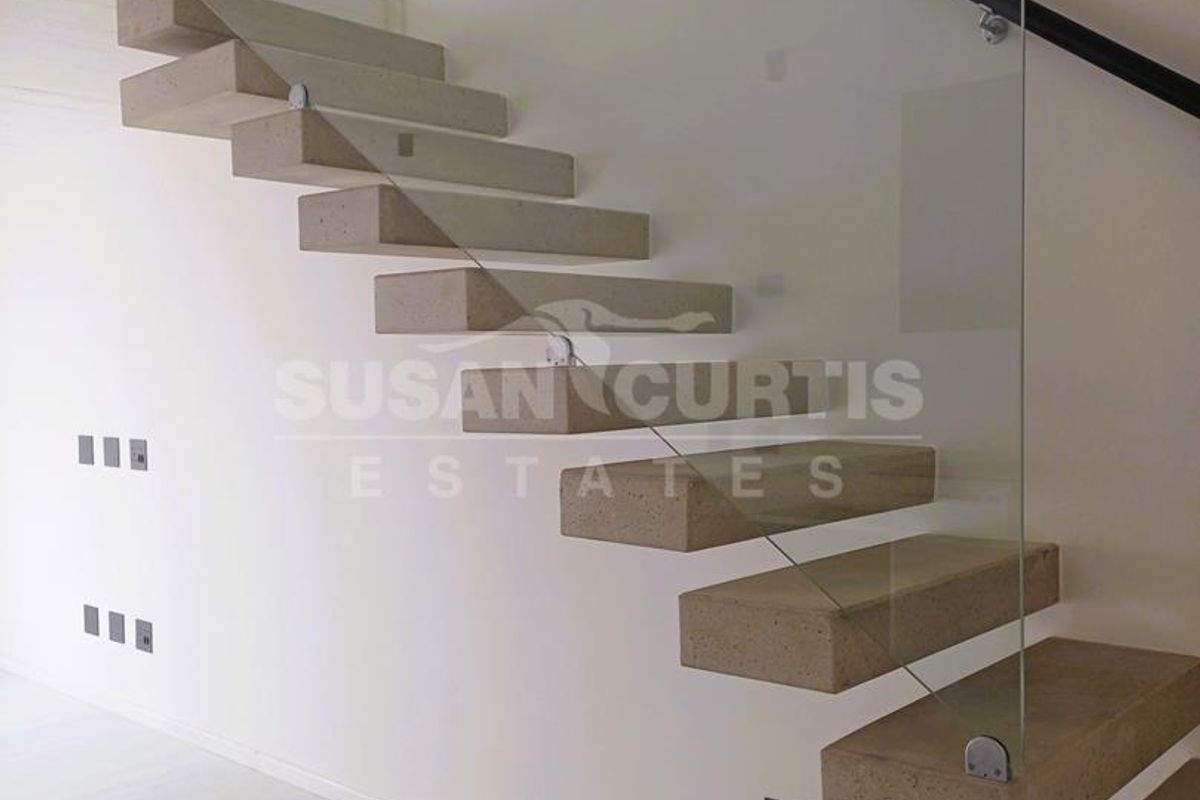 NEWLY BUILT MODERN APARTMENT - Photo 3