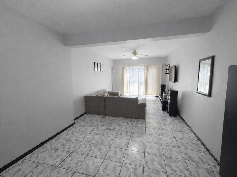 Cosy Apartment Up For Grabs! - Photo 3