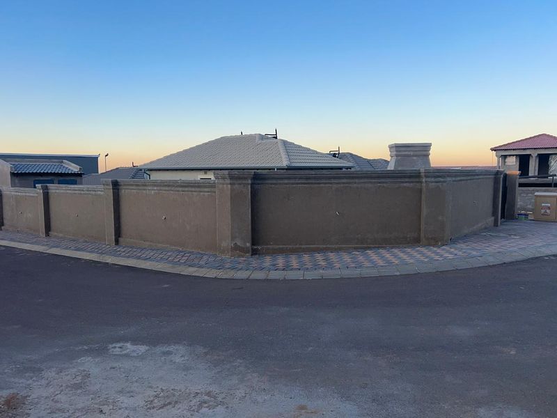 Clayville Ext 45 - R1 350 000 Family Home - Photo 6