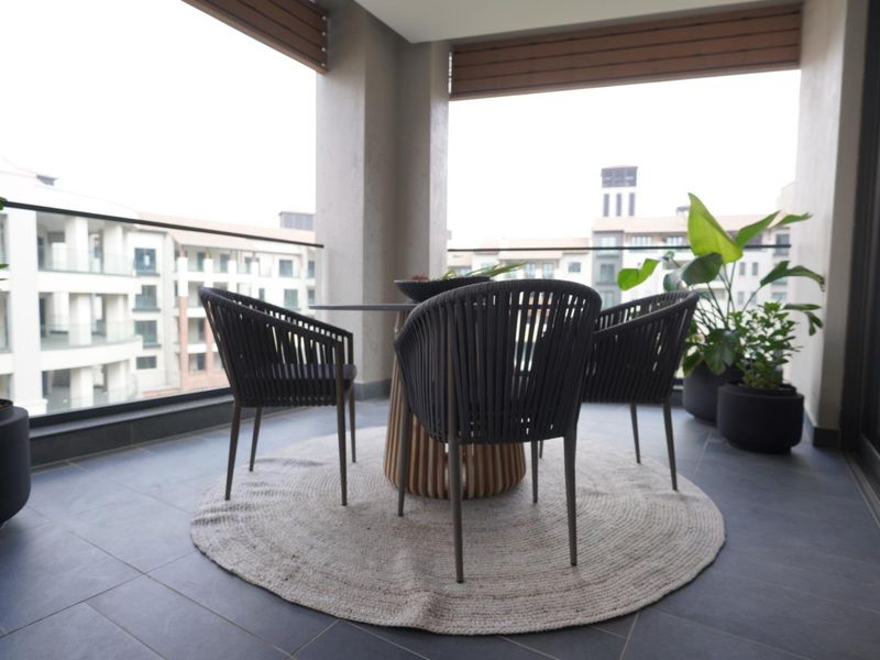 Luxury Fully Furnished 2-Bedroom Apartment - Photo 3