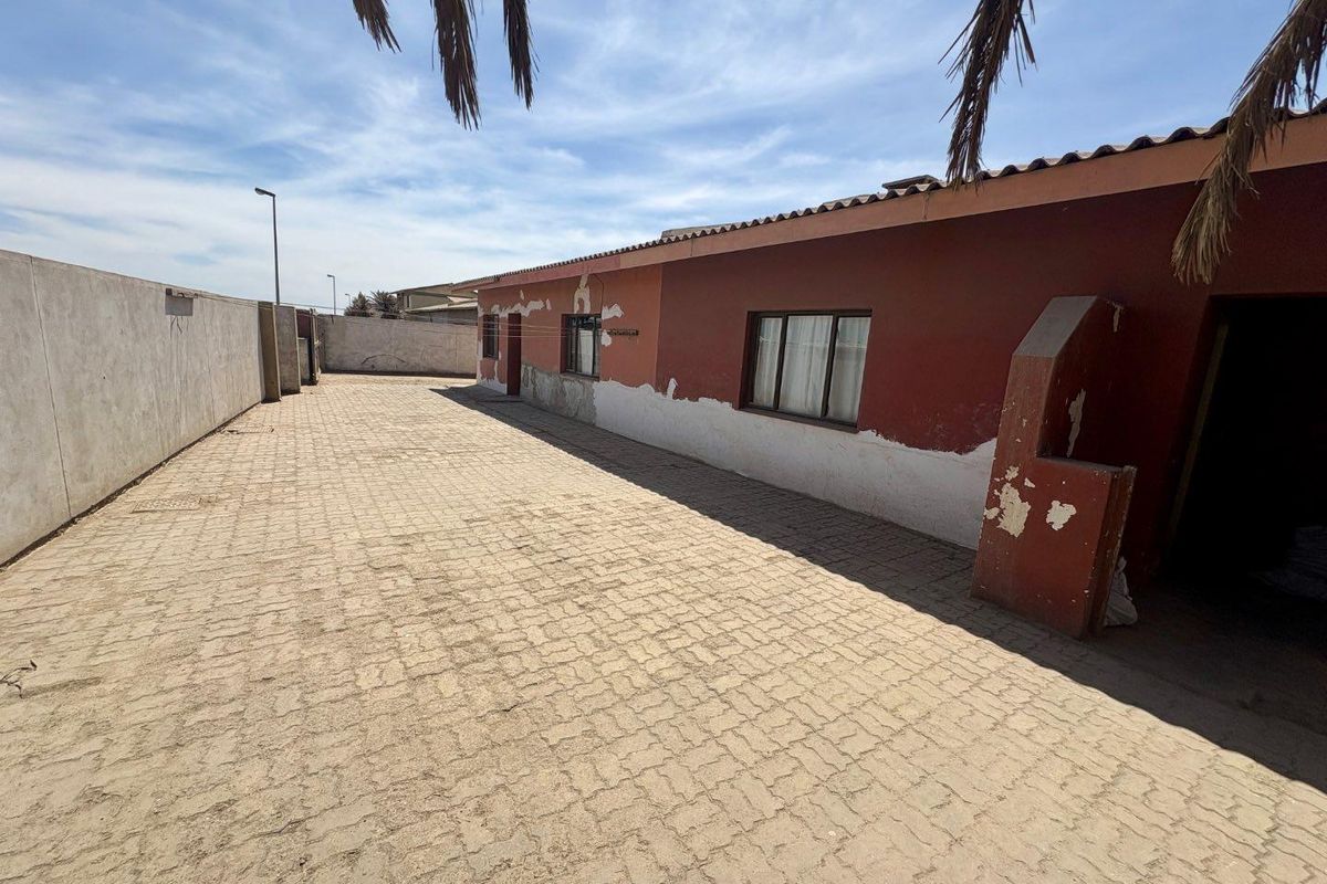 2x3 Bedrooms Units & Flats For Sale in Walvis Bay Central - Photo 5