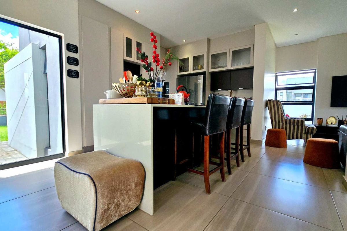 Elegant Double-Storey Home for Sale in The Hills Game Reserve Estate - Photo 4