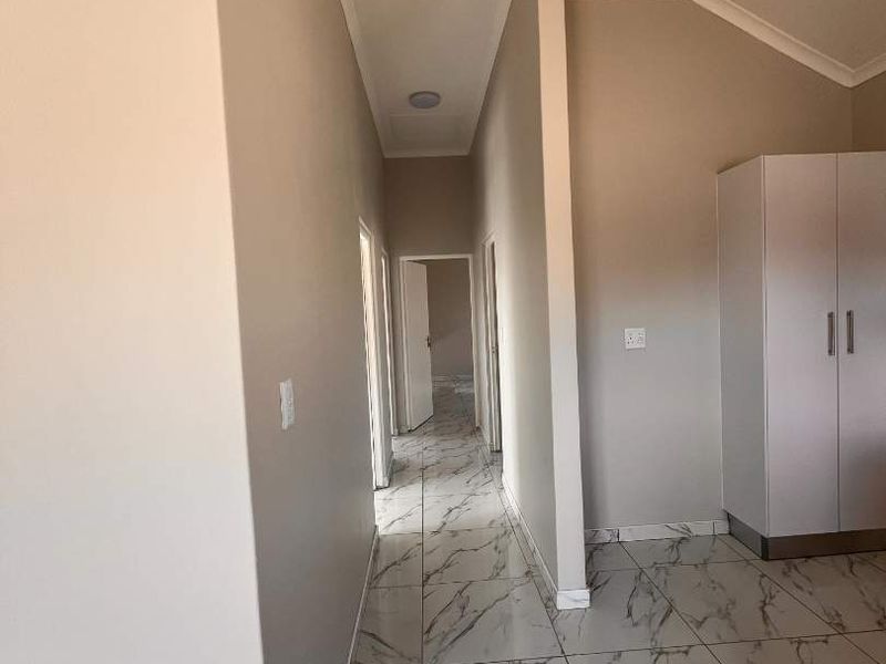 Salvia Court, Otjomuise Extension 10 - Photo 2