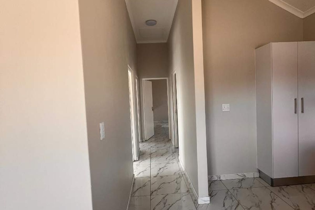 Salvia Court, Otjomuise Extension 10 - Photo 2