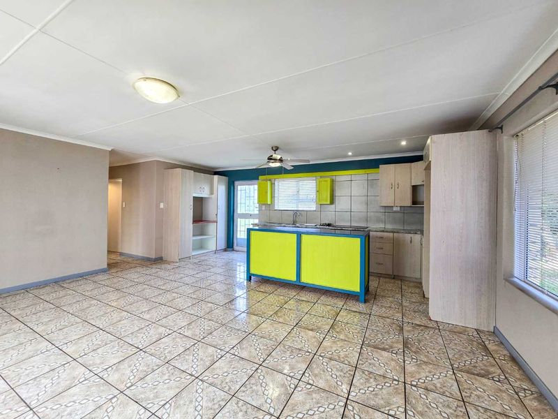 Neat property for sale in Stilbaai-Wes. - Photo 7