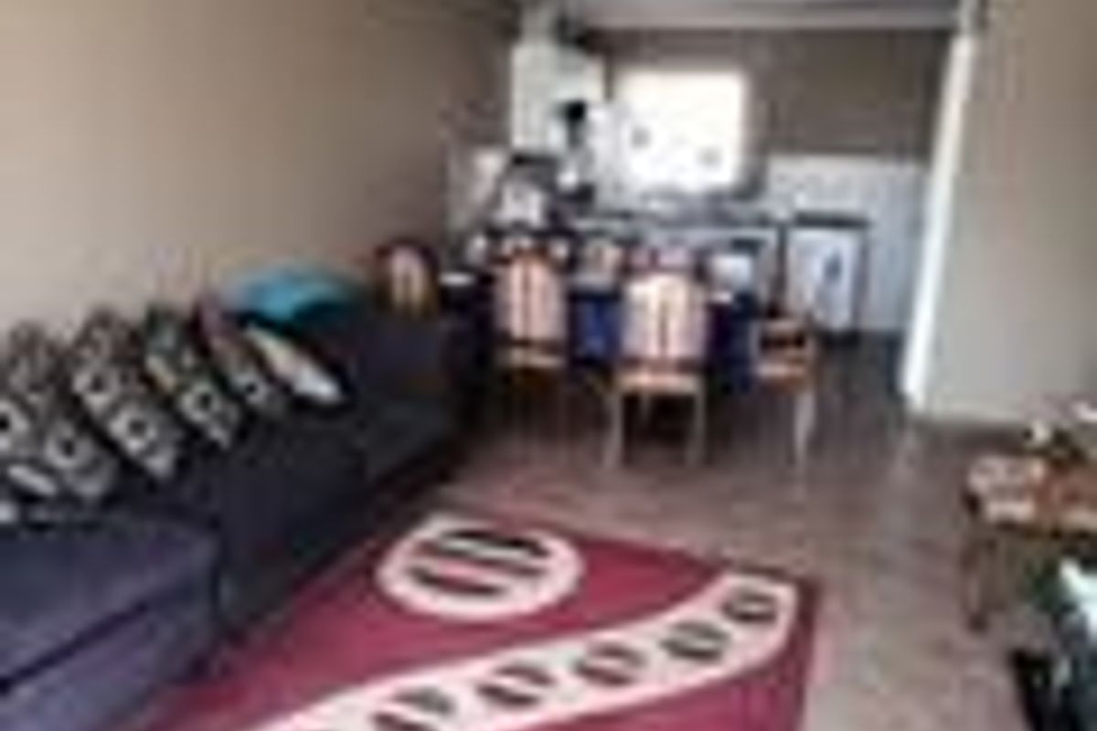 3 Bedroom Upstairs  Townhouse To Rent. - Photo 5