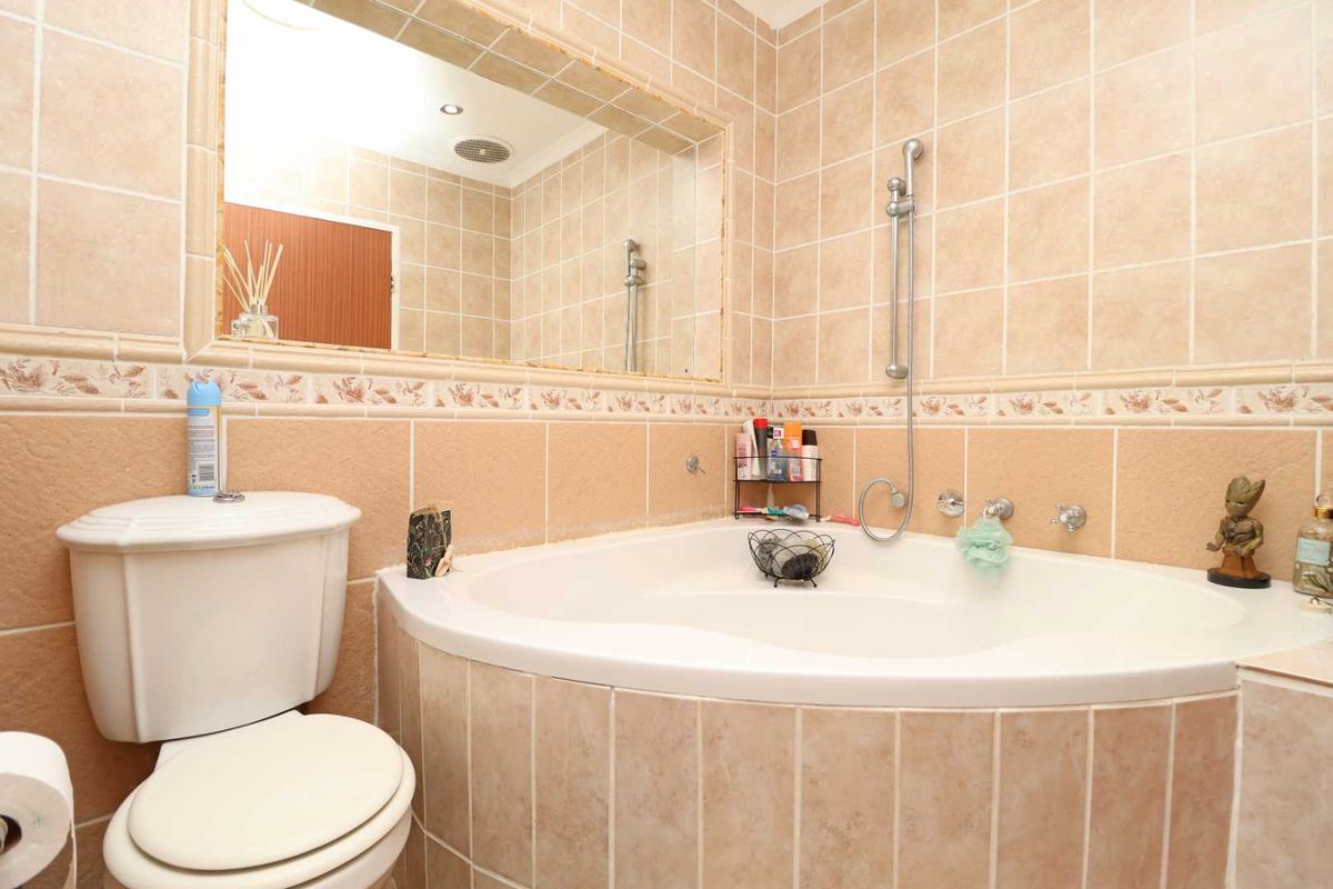 Versatile low Maintenance Family Home - Photo 3