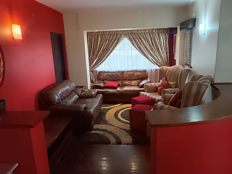 🔥 TWO HOMES IN ONE! Luxury 5-Bedroom Family Estate with Flatlet, Pool & Entertainment Area – Exceptional Value Near the N1 🔥 - Photo 10