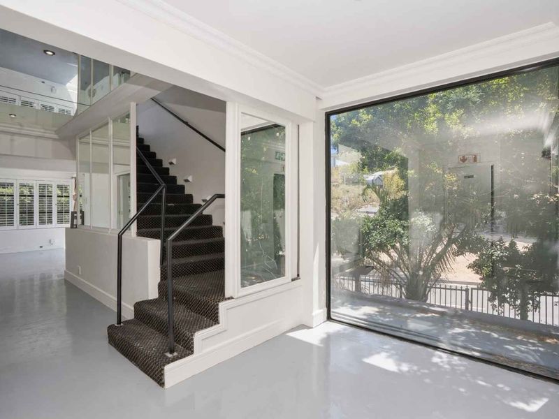 3 PRIME FLOORS TO LET IN GARDENS WITH PANORAMIC VIEWS - Photo 9