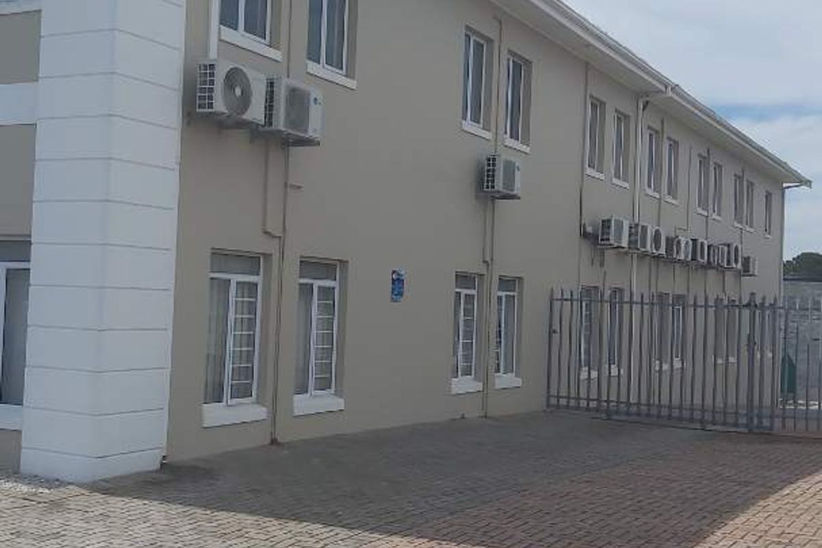 Offices to let in Newton Park. - Photo 2