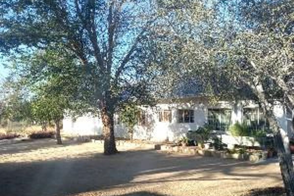 Versatile Property in Omaruru - Photo 5