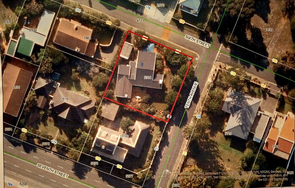 Aerial view of property 