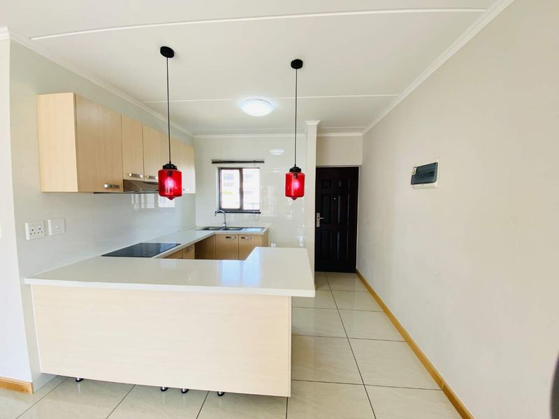 A Luxurious 2 Bed Apartment for Sale in Summerset - Photo 5