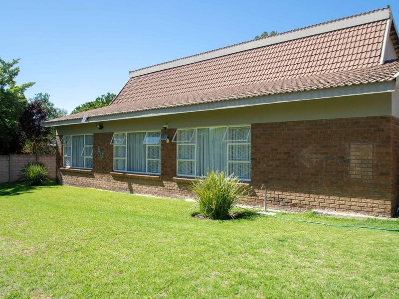 Beautifully Renovated 4-Bedroom Family Home – Modern Comfort & Style - Photo 4