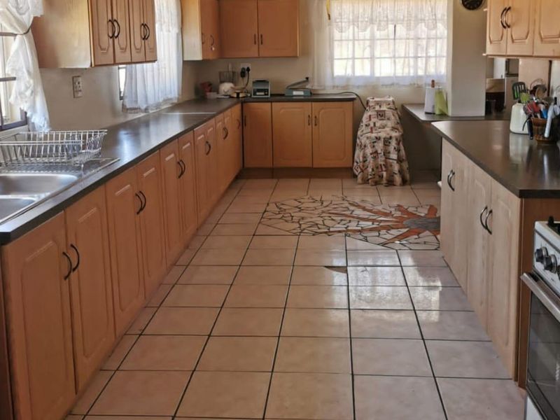 TIRED OF THE HUSSLE AND BUZZLE - BUSHVELD HAVEN - Photo 10