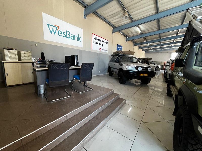 Perfect showroom space for sale - Photo 2