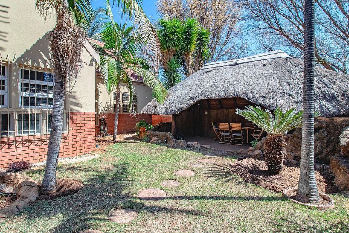 A 4 bedroom modern Farmhouse is now for sale in Ninapark - Photo 2