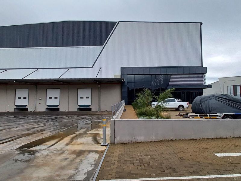 5 393m2 Meadowview Warehouse To Let - Photo 3