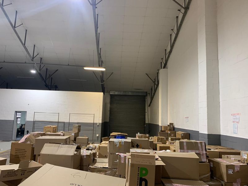 Spacious Warehouse with Office & Mezzanine – Prime Location! - Photo 10