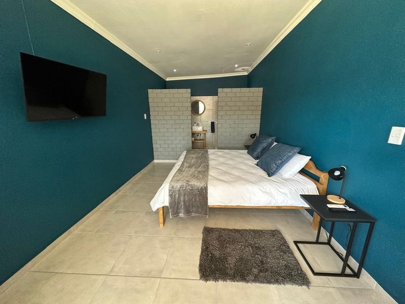 Guest house with 8 units - Photo 4