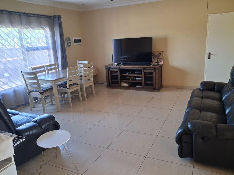 Beautiful Freestanding House For Sale - Tsumeb - Photo 3